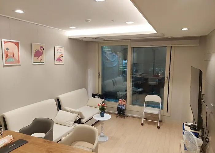 광안대교뷰 바다옆마켓#침대4개 #하늘정원테라스 Apartment Busan